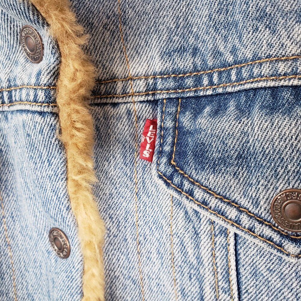 Levis Faux Fur Lined Denim Trucker Jean Jacket Size XS Oversized Anthro Blue - Picture 5 of 13